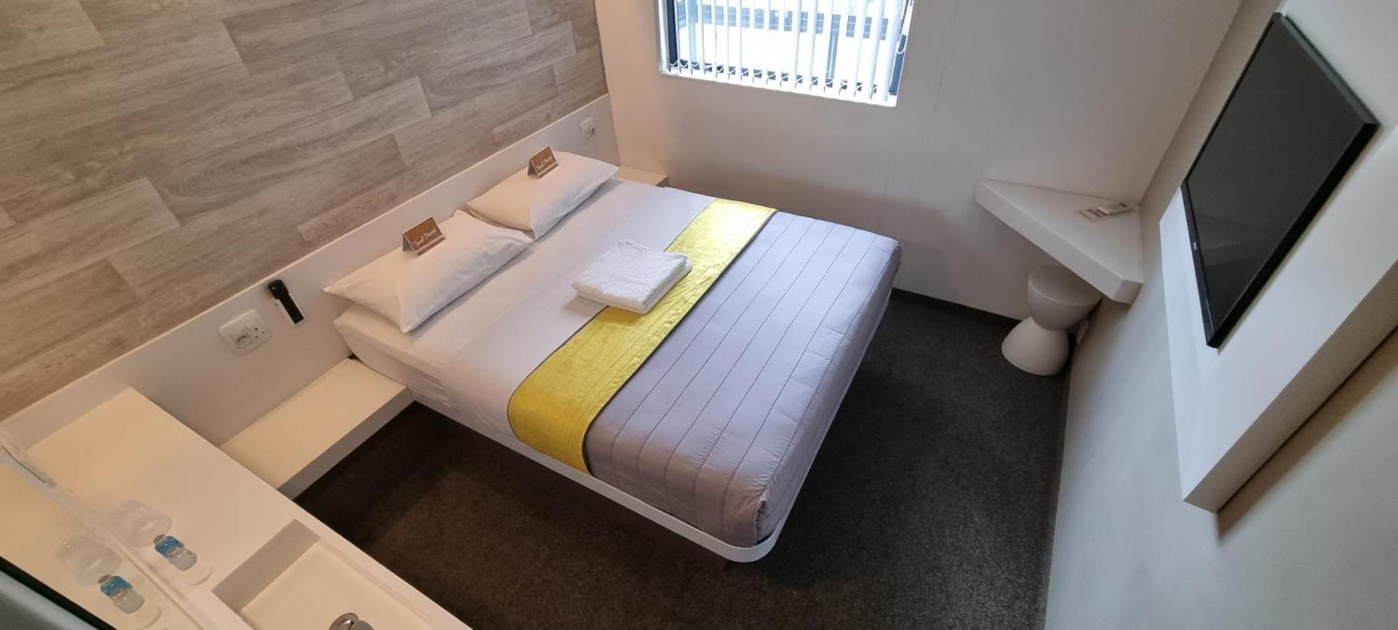 Check Inn Hotel Кейптаун Екстериор снимка